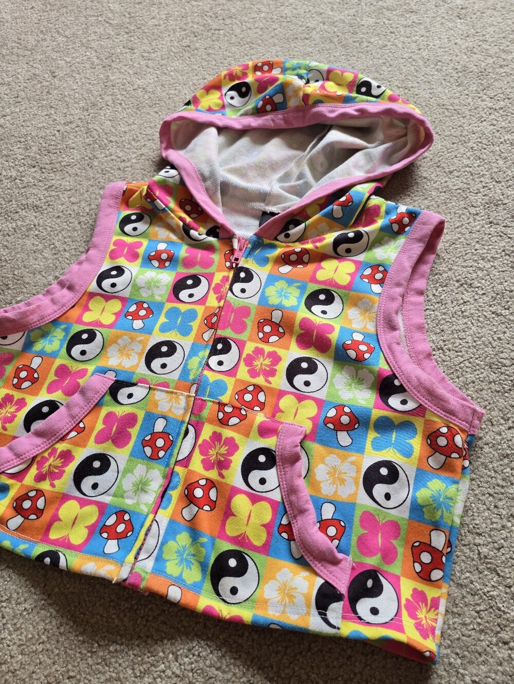 Colorful Y2K Yin Yang Mushroom Hooded Vest Womens Size Small Medium